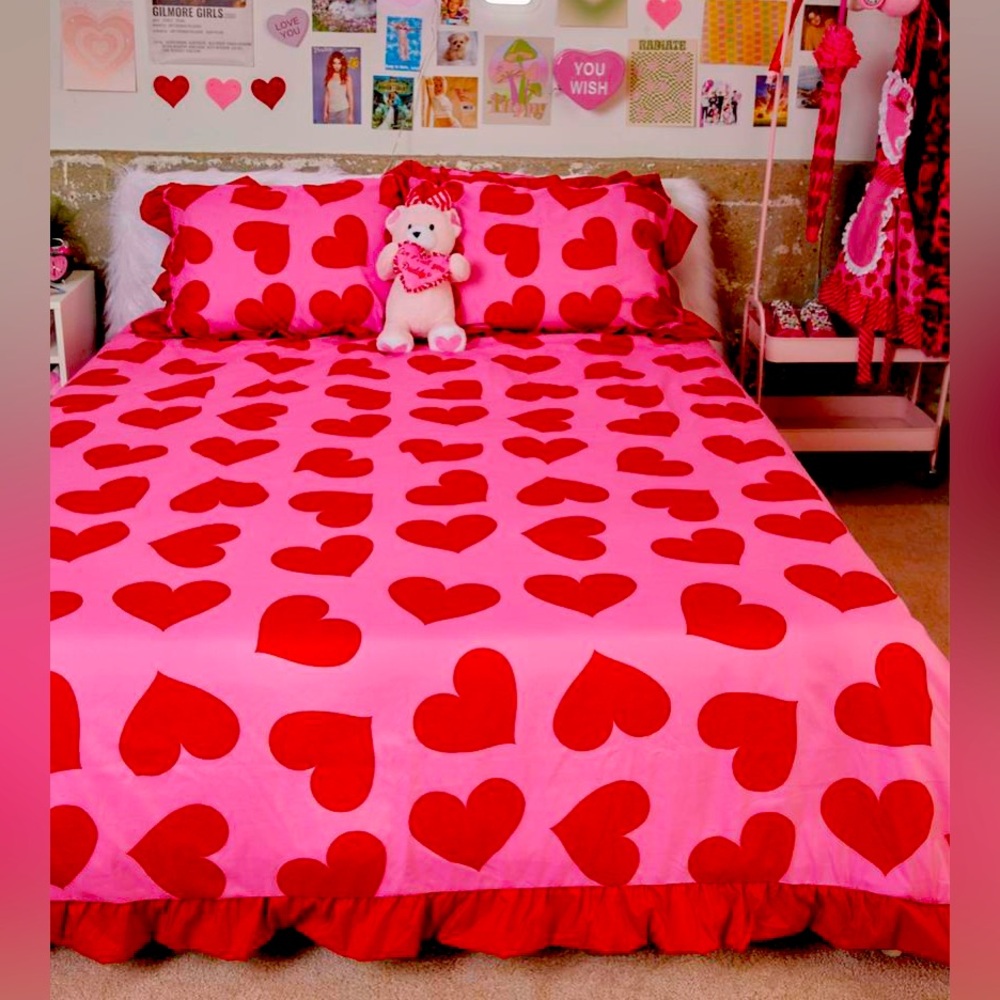 Dolls Kill Maneater Hearts Duvet Cover King Size